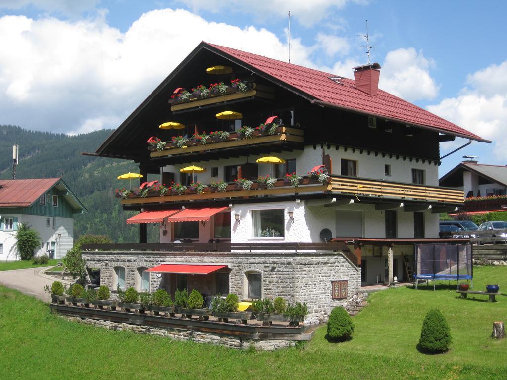 Haus Keti Apartment Riezlern Bagian luar foto